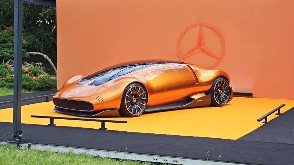 Stánek Mercedes-Benz na slavnosti Legendy 2024