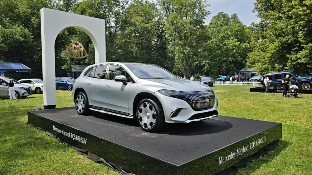 Stánek Mercedes-Benz na slavnosti Legendy 2024