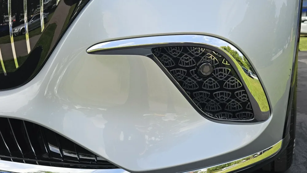 Stánek Mercedes-Benz na slavnosti Legendy 2024