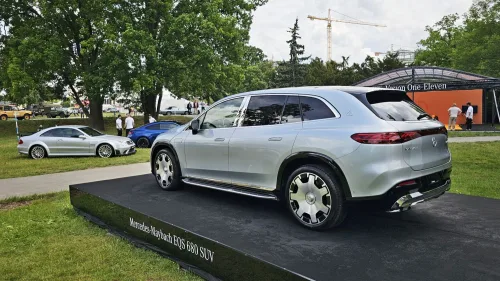 Stánek Mercedes-Benz na slavnosti Legendy 2024