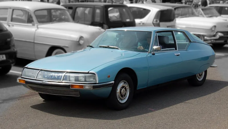 Citroen-sm-heoek-van-holland-by-RalfR
