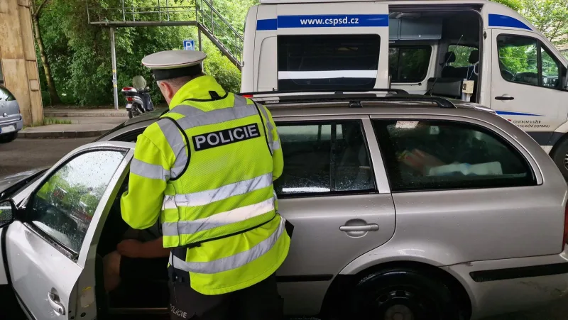 Jen co vyjel z STK, kontrolovala ho policie a technickou mu zase vzala. Problém má řidič i samotná STK