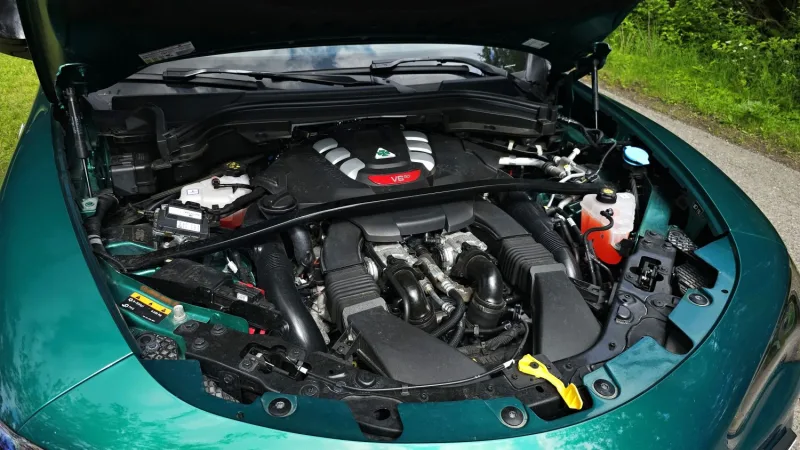 Test Alfa Romeo Stelvio Quadrifoglio (2024)