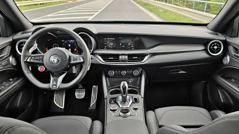 Test Alfa Romeo Stelvio Quadrifoglio (2024)