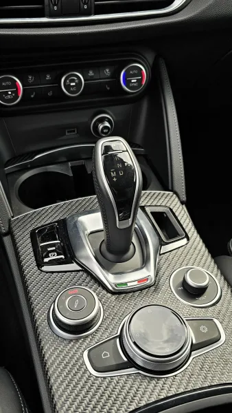 Test Alfa Romeo Stelvio Quadrifoglio (2024)