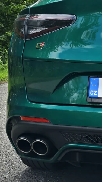 Test Alfa Romeo Stelvio Quadrifoglio (2024)