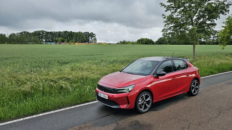 Test Opel Corsa GS 1.2 Turbo 100 k AT8 (2024)