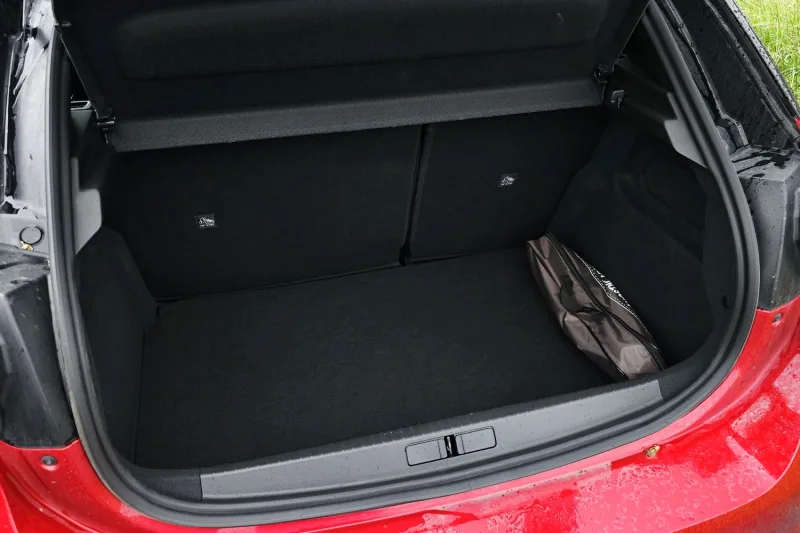 Test Opel Corsa GS 1.2 Turbo 100 k AT8 (2024)