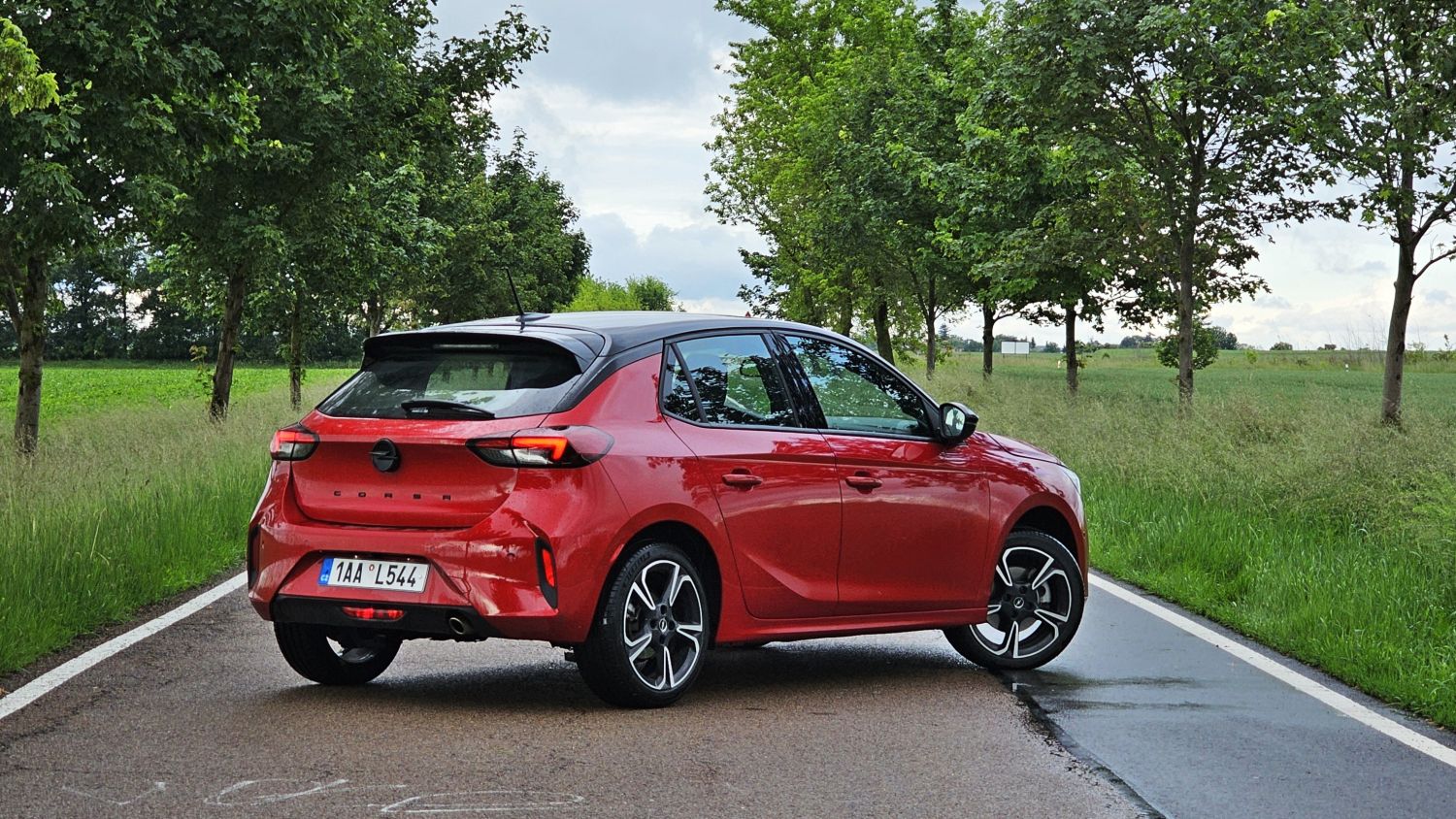 Test Opel Corsa GS 1.2 Turbo 100 k AT8 (2024)