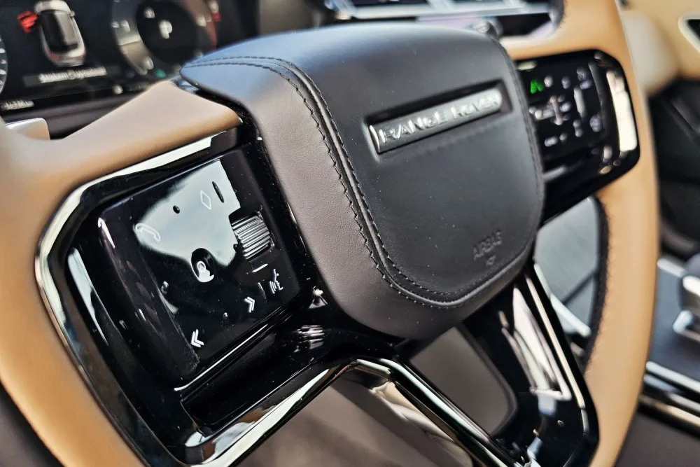 Test Range Rover Velar D300 Dynamic HSE (2024)