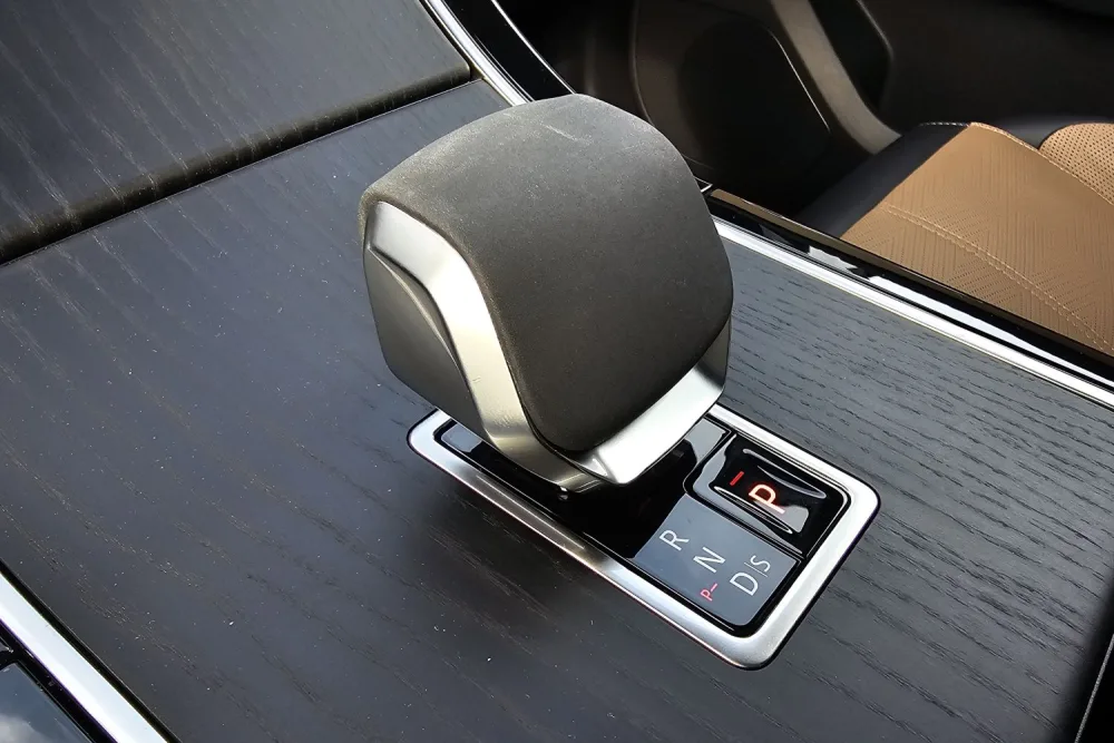 Test Range Rover Velar D300 Dynamic HSE (2024)