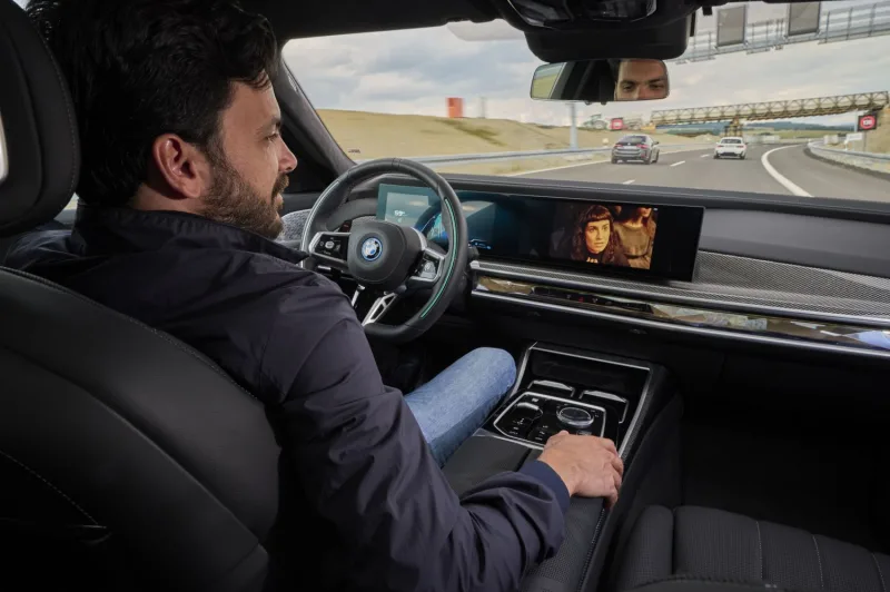 bmw-rady-7-autonomni_rizeni