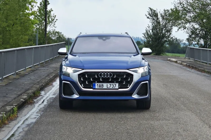 Test Audi SQ8 (2024)