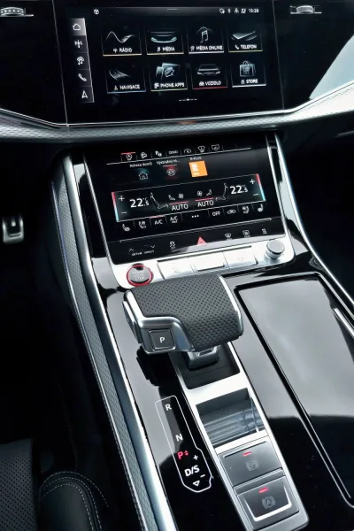Test Audi SQ8 (2024)