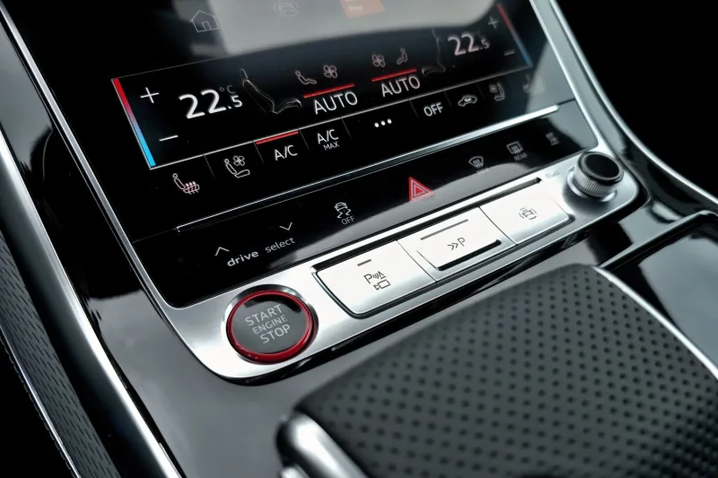 Test Audi SQ8 (2024)