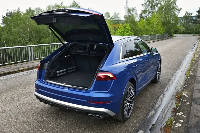 Test Audi SQ8 (2024)