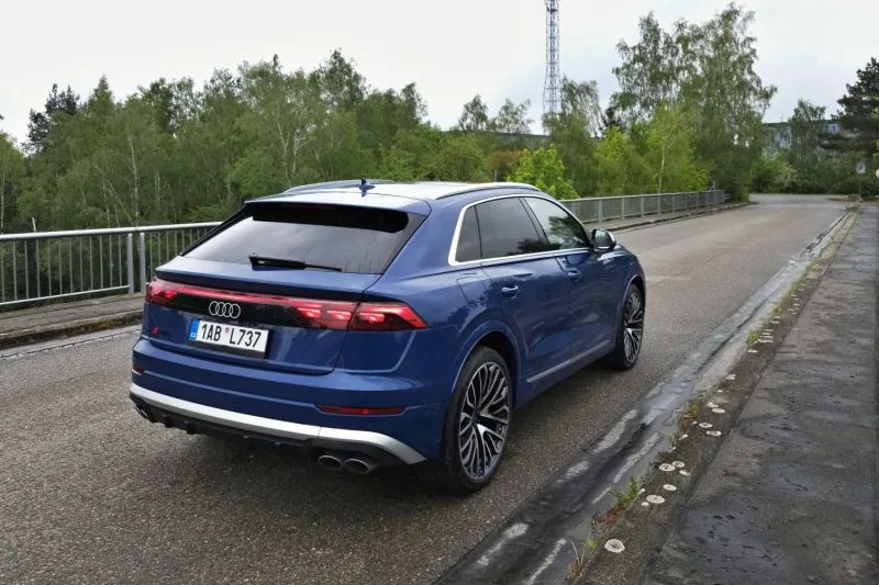 Test Audi SQ8 (2024)