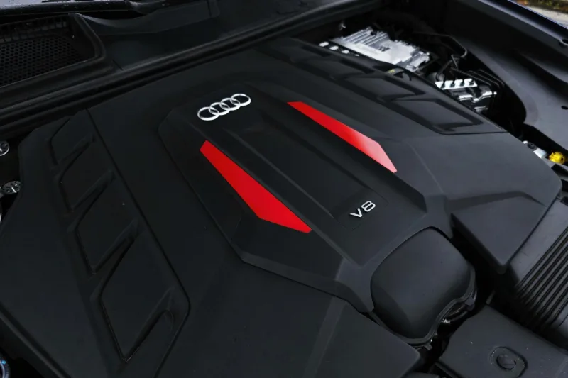 Test Audi SQ8 (2024)