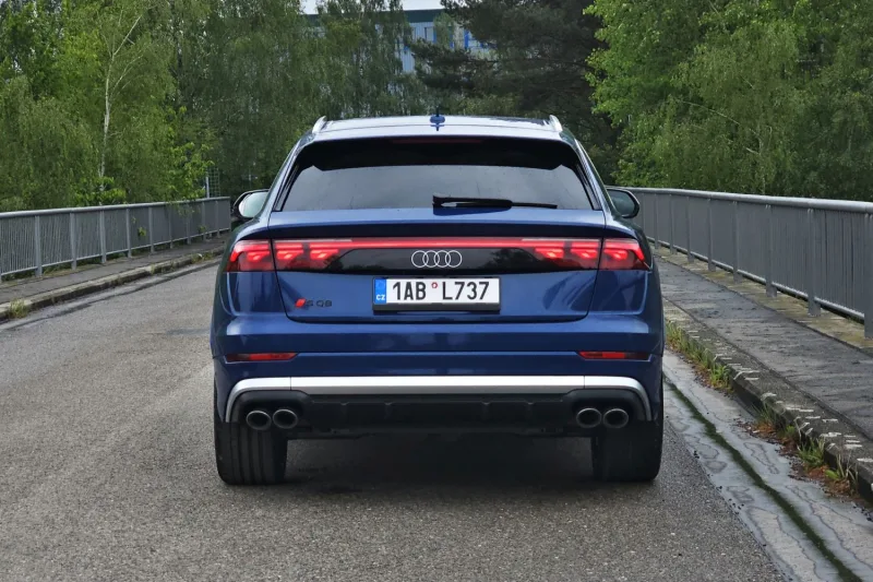 Test Audi SQ8 (2024)