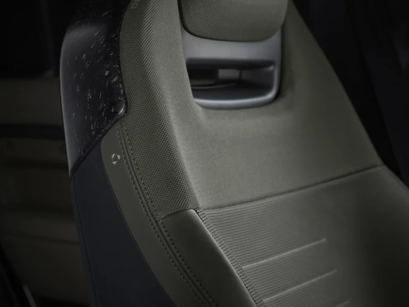 Land Rover Defender OCTA | 2024