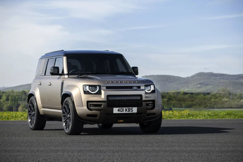 Land Rover Defender OCTA | 2024
