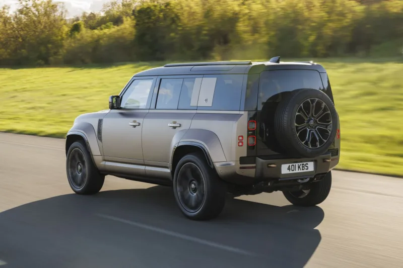 Land Rover Defender OCTA | 2024