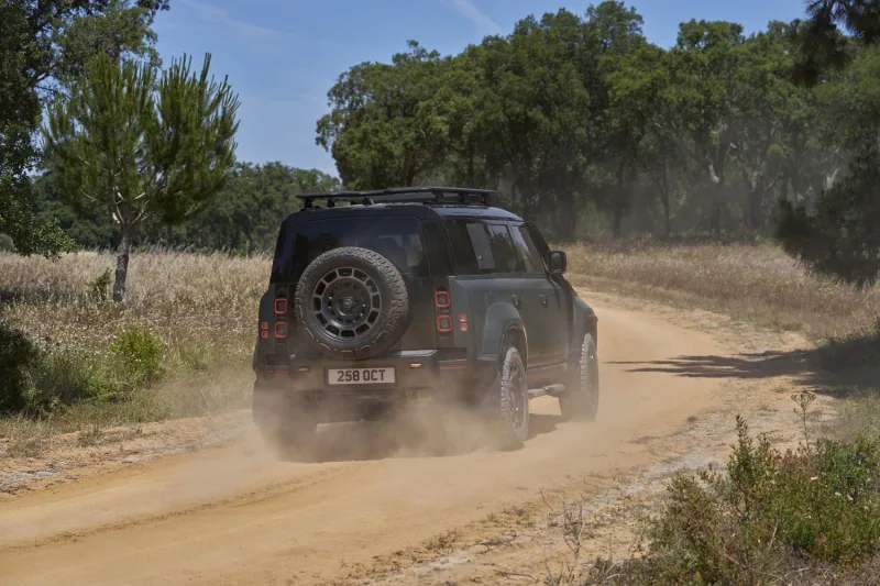 Land Rover Defender OCTA | 2024