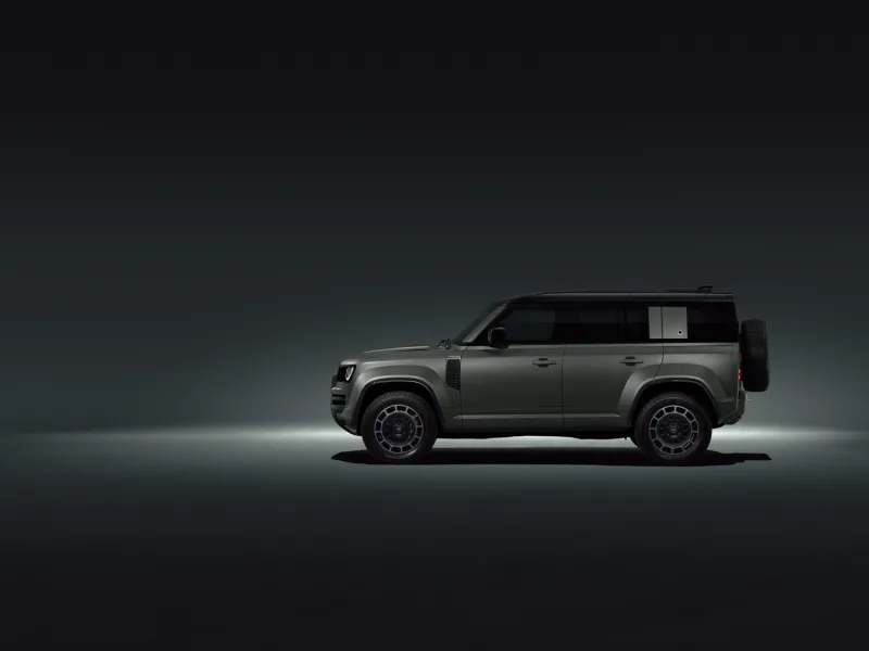 Land Rover Defender OCTA | 2024