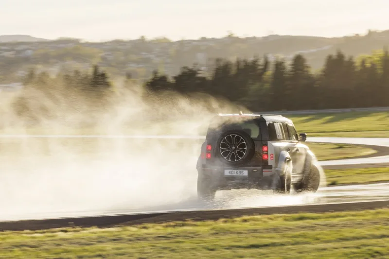 Land Rover Defender OCTA | 2024
