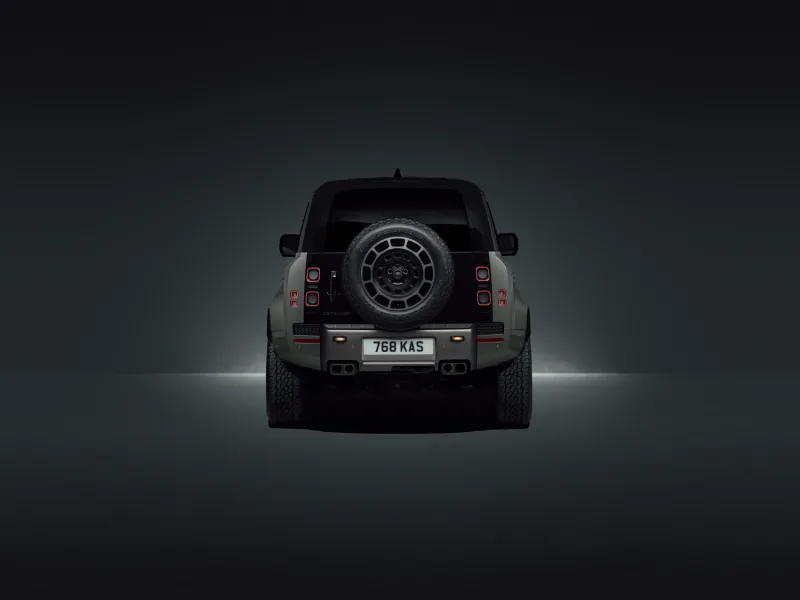Land Rover Defender OCTA | 2024