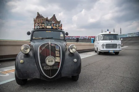 „La Pista 500“ na střeše budovy Lingotto v Turíně byla místem konání oslav 125. výročí s podtitulem „Smiling to the Future“