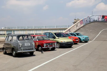 „La Pista 500“ na střeše budovy Lingotto v Turíně byla místem konání oslav 125. výročí s podtitulem „Smiling to the Future“