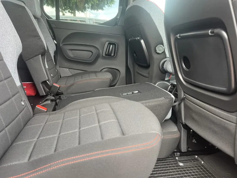 Test Citroën Berlingo MAX 1.5 BlueHDi 130 EAT8 (2024)