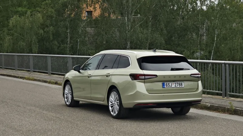 Test Škoda Superb Combi 2,0 TDI 110 kW DSG | 2024