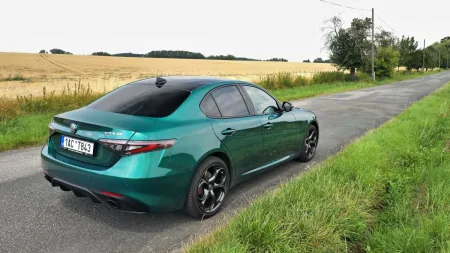 Test Alfa Romeo Giulia Tributo Italiano 2.2 JTDm 210k AT8 Q4 | 2024