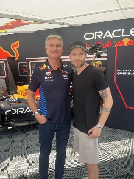 David Coulthard (vlevo) a Tomáš Hadač (vpravo)