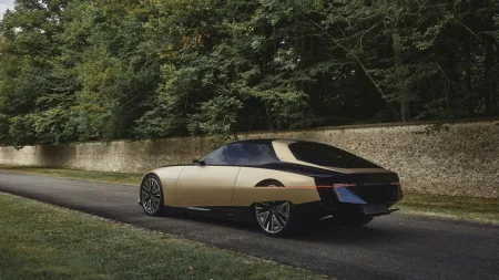 Koncept DS Automobiles: SM TRIBUTE | 2024