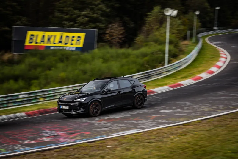 CUPRA Formentor VZ | facelift | na dráze Severní smyčky okruhu Nürburgring | foto: Hugo Kottás