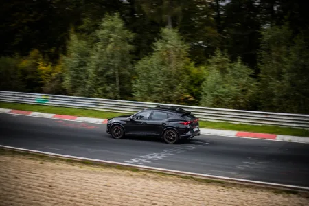 CUPRA Formentor VZ | facelift | na dráze Severní smyčky okruhu Nürburgring | foto: Hugo Kottás