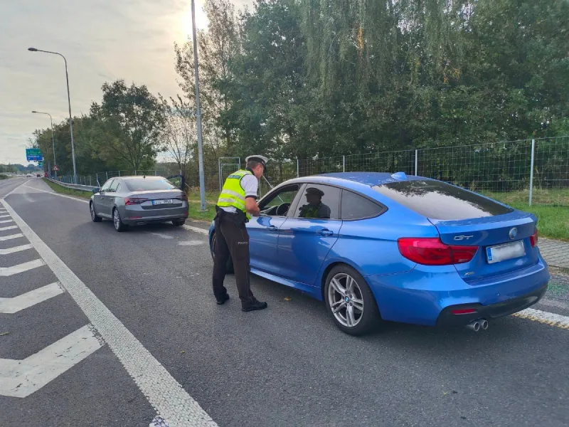 I přes policejní varování naletěli podvodníkům. Uhradili dluh na pokutách, který neexistoval
