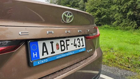 První jízda: Toyota Camry 2.5 Hybrid