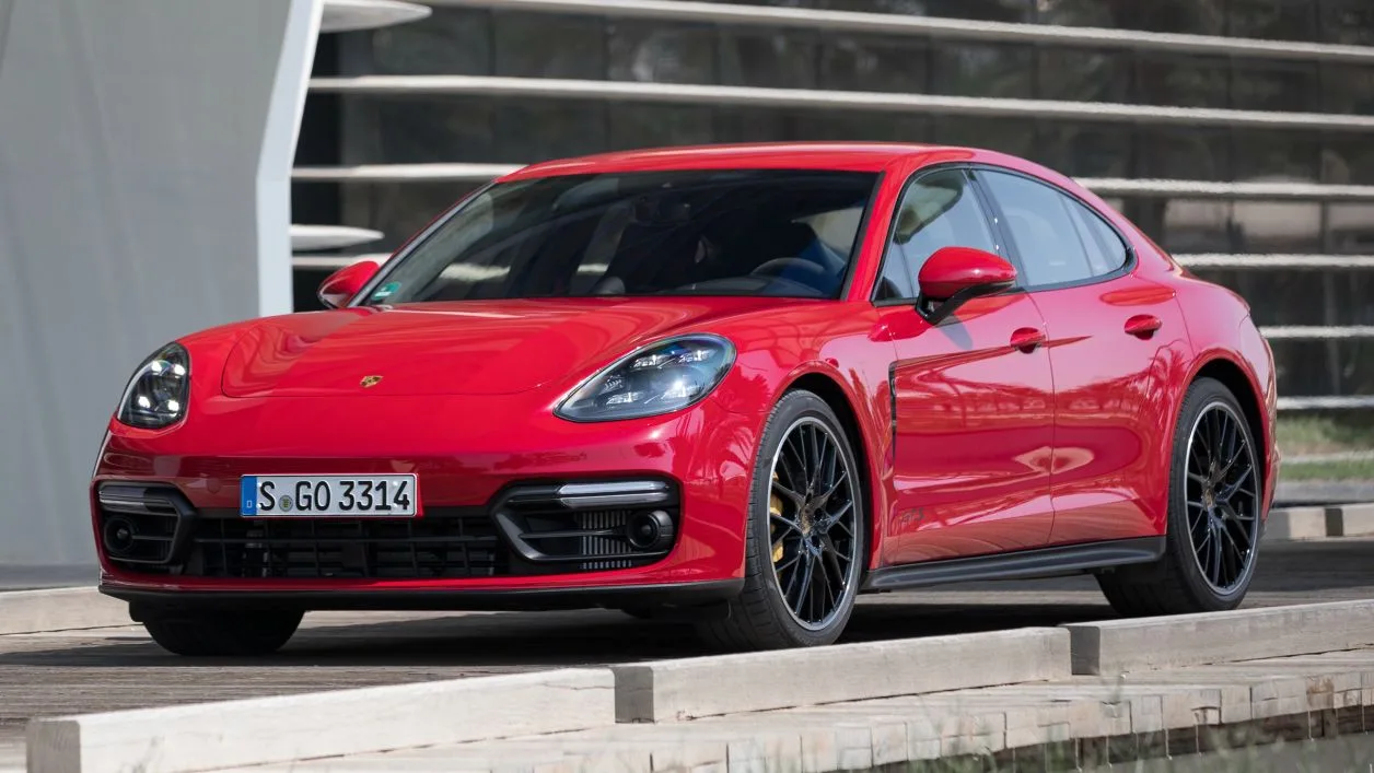 2019-porsche-panamera-gts