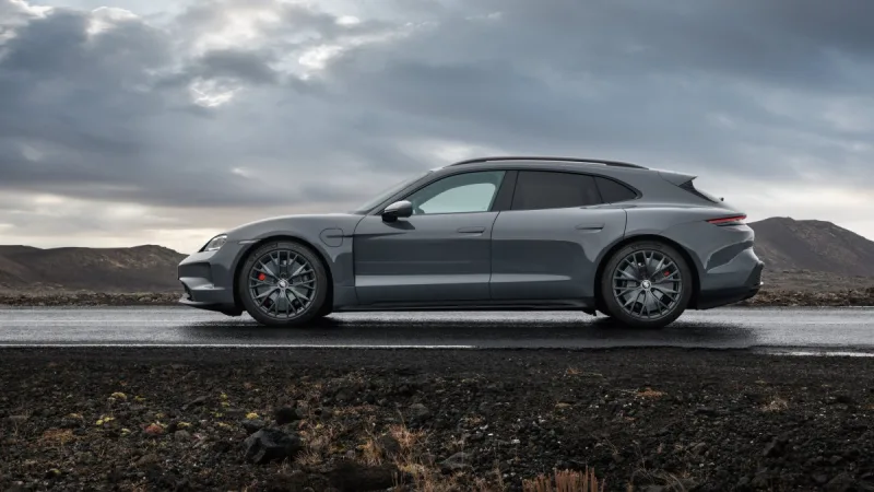 Porsche Taycan GTS Sport Turismo | 2025