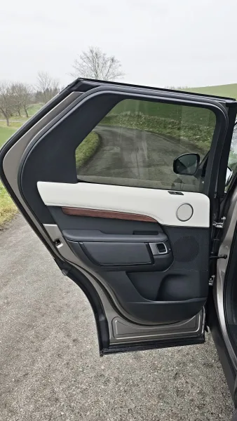 test-2024-land_rover_discovery-d250-19