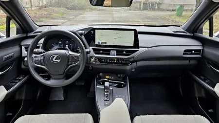 test-lexus-ux-300h-4x4-e-four-2024-24