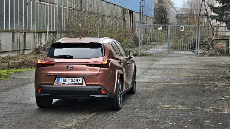 test-lexus-ux-300h-4x4-e-four-2024-4