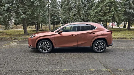 test-lexus-ux-300h-4x4-e-four-2024-7