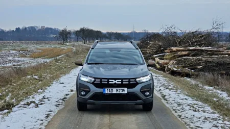 test-dacia-jogger-hybrid-140-2025