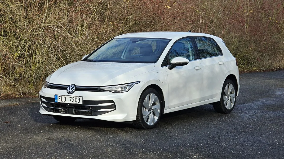 test-volkswagen-golf-ehybrid-plug-in-hybrid-2025-3