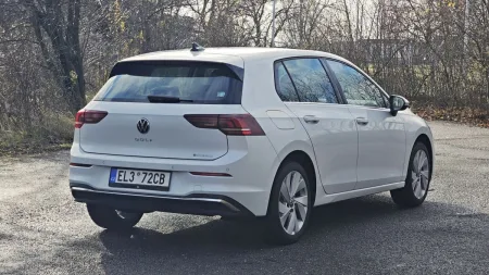 test-volkswagen-golf-ehybrid-plug-in-hybrid-2025-7